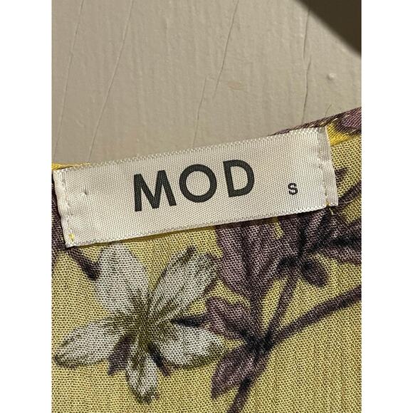 MOD, yellow floral tie front crop top, women's small - Picture 4 of 4